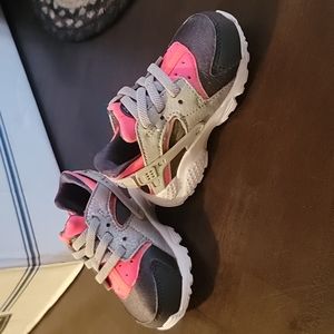Nike Air Huarache Running Shoe Gray Pink Toddler 5C 704952-600 Play Sneaker